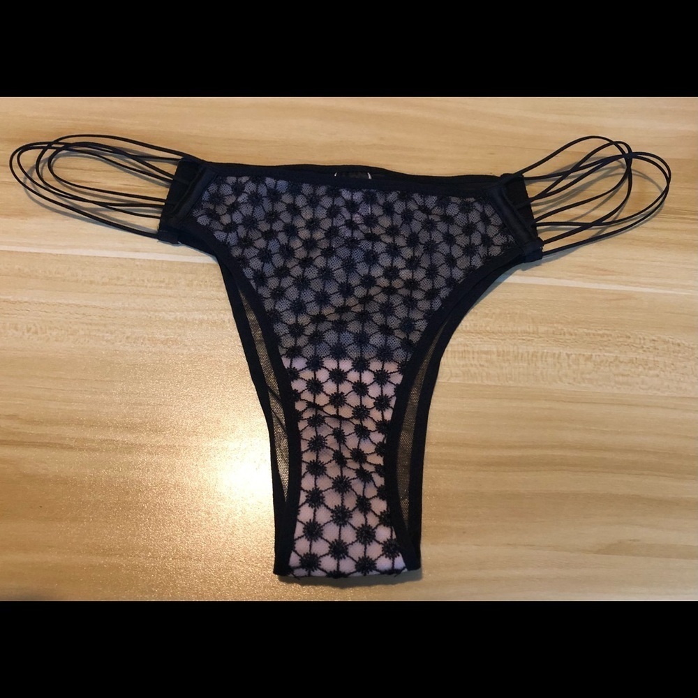NWOT Victoria Secres Tanga